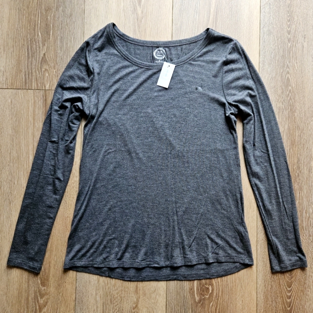 NWT Womens Maurices Charcoal Gray Silky Soft Long Sleeve Tee Shirt Top | Small